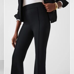 NWT SPANXsupersmooth PerfectFit
Ponte Flare Pant